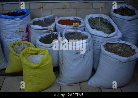 Großhandel Gewürze an Elabor Spice Market in Nazareth Israel Juni 2019 Stockfoto