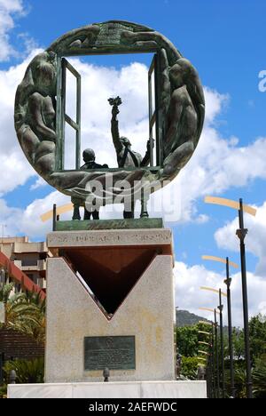 Salvador Dali Meinungsfreiheit Skulptur entlang der Avenida del Mar, Marbella, Costa del Sol, Provinz Malaga, Andalusien, Spanien. Stockfoto