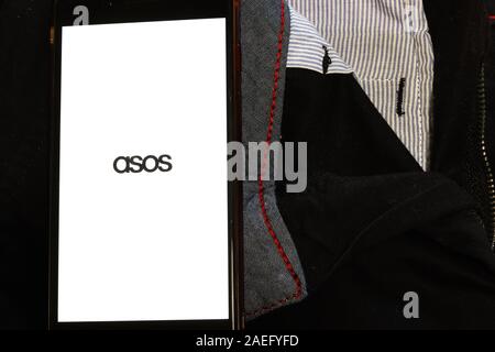 Los Angeles, USA - 10. März 2020: ASOS-Logo auf dem Telefonbildschirm, Illustrative Editorial Stockfoto