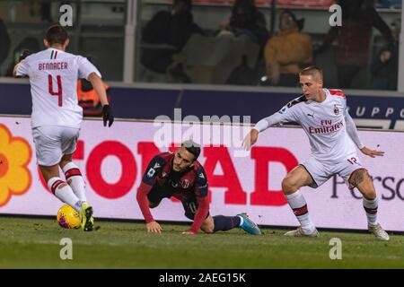 Nicola Sansone (Bologna) Andrea Conti (Mailand) während Erie der Italienischen eine "Übereinstimmung zwischen Bologna 2-3 Mailand für Renato Dall Ara Stadium am 08 Dezember, 2019 in Bologna, Italien. (Foto von Maurizio Borsari/LBA) Stockfoto