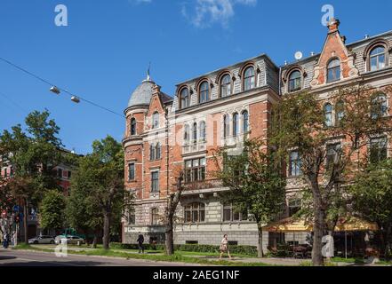 RIGA, LETTLAND - September 01, 2014: Riga Art Nouveau (Jugendstil), aus rotem Backstein Eckhaus mit einem runden Turm und Dom auf Elizabetes-straße (Elizabetes Stockfoto