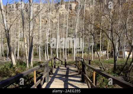 Ein Spaziergang durch die Schlucht des Rio Alhama von Alhama de Granada in Andalusien, Spanien Stockfoto