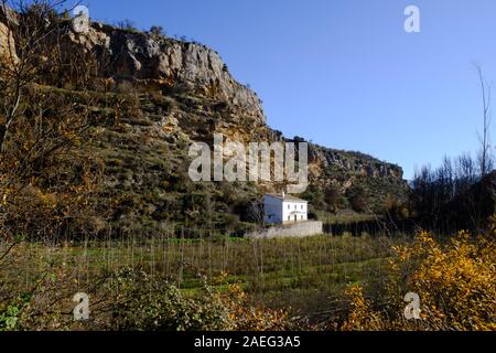 Ein Spaziergang durch die Schlucht des Rio Alhama von Alhama de Granada in Andalusien, Spanien Stockfoto