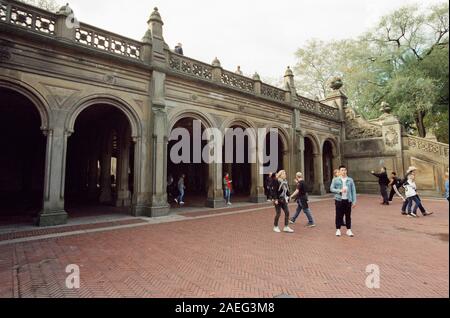 Die Fußgängerunterführung in Bethesda Terrasse, Central Park, New York City. Stockfoto