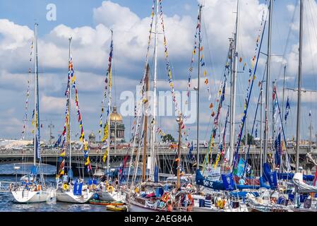 SAINT-Petersburg, Russland - 12. August: Segelboote auf Regatta am 12. August 2009 in St. Petersburg, Russland Stockfoto