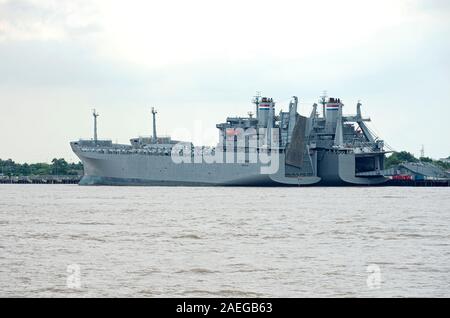 NEW ORLEANS, LA, USA - 14. JUNI 2019: Roll on/Roll off-Frachtschiffe sind Teil der Bereit finden Flotte von United States Navy Sealift Command betrieben. Stockfoto