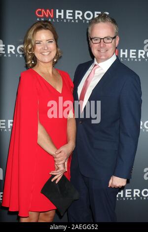 New York, NY, USA. 8 Dez, 2019. Christine Römer und Ed Tobin auf der 13. jährlichen CNN Helden: Ein All-Star Tribute im Amerikanischen Museum für Naturgeschichte in New York City am 8. Dezember 2019. Credit: Rw/Medien Punch/Alamy leben Nachrichten Stockfoto