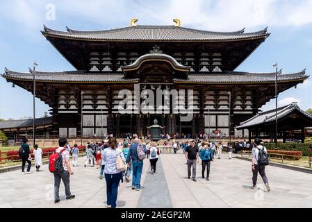 April 22, 2019: Großer Buddha Hall Teil der buddhistischen Todai-ji-Tempel. Nara, Japan Stockfoto