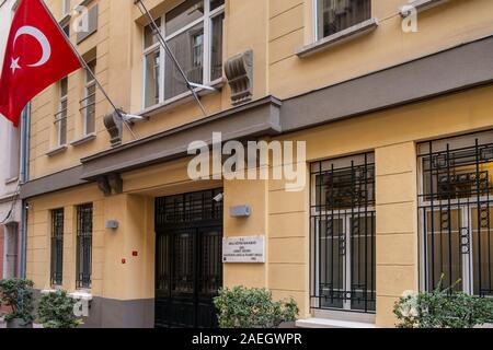 Karakoy, Istanbul/Türkei - am 24. November 2019: Istanbul St. Georg Österreichischen High School (Sankt Georg Avusturya Lisesi) Außenansicht Stockfoto