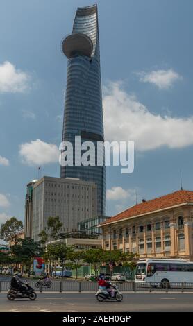 HO CHI MINH CITY - 03. März 2019: Die bitexco Financial Tower ist das höchste Gebäude in Vietnam, 30. Oktober 2010 eingeweiht. Stockfoto