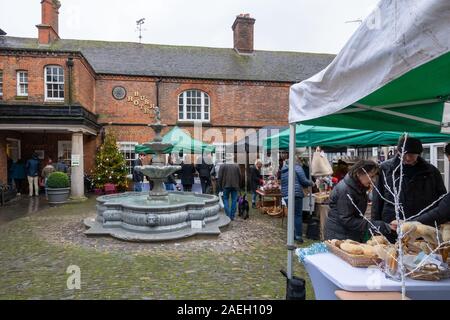 Farnham Weihnachtsmarkt 2019 im Bush Hotel, Surrey, Großbritannien Stockfoto