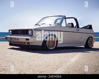 BARCELONA, SPANIEN - 29. SEPTEMBER 2019: 1976 Mark 1 Volkswagen Golf Cabriolet (aka Kaninchen Cabrio), Typ 155, erste Generation Stockfoto