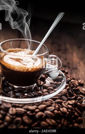 Dampfenden Espresso Kaffee - in der Nähe Stockfoto