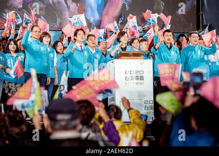 Taiwan Wahl 2020: Taiwan gewinnen. Präsident Kandidat Tsai Sancheong Ing-Wen treffen in Taipei. Mit ihr, die Kandidaten für die Parlamentswahlen, Yu Tian Stockfoto