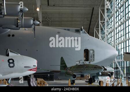 Die Fichte Gans und eine Messerschmitt Me-262 Schwalbe Reproduktion im Evergreen Aviation and Space Museum in Oregon Stockfoto