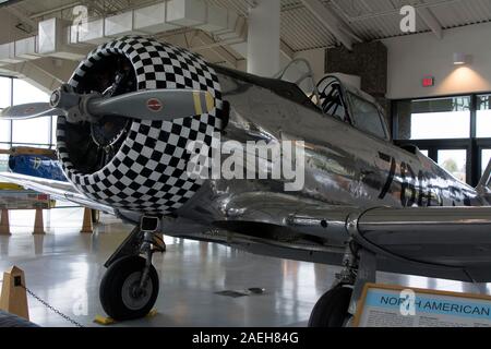North American SNJ-4 Texan im Evergreen Aviation and Space Museum in McMinnville, Oregon Stockfoto