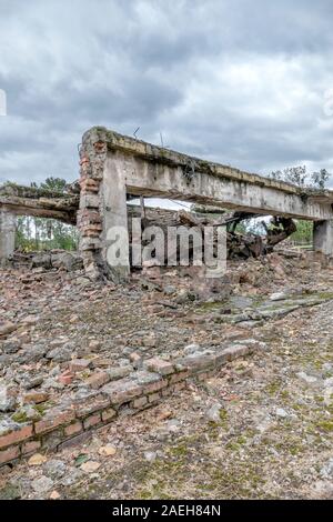 Die Verbrennungsanlagen von Krematorium II und Gaskammern in Auschwitz II-Birkenau Death Camp. Heinrich Himmler befahl die Vernichtung der Juden. Buildi Stockfoto