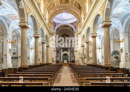 Innenraum der Kathedrale San Lorenzo Martire, Trapani, Sizilien, Italien, Europa | Trapani Kathedrale, Basilika St. Lawrence der Märtyrer Innenraum, T Stockfoto