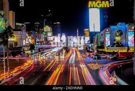 Lange Belichtung Geschossen des Las Vegas Strip bei Nacht, Las Vegas, Nevada. Stockfoto
