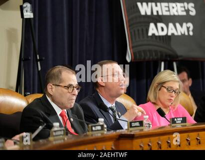 United States Vertreter Doug Collins (Republikaner für Georgien), Ranking, US-Repräsentantenhauses (Mitte), spricht während des United States House Committee auf die Justiz als "die Amtsenthebung Untersuchung Präsident Donald J. Trumpf: Präsentationen aus den USA House Permanent Select Committee on Intelligence und US-Justiz Ausschuss" auf dem Capitol Hill in Washington, DC am Montag, 9. Dezember 2019. Quelle: Alex Wroblewski/CNP/MediaPunch Stockfoto