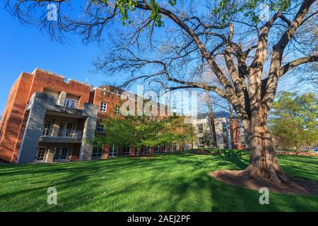 CHARLOTTESVILLE, VA, USA - 15. April: Chemical Engineering Research Gebäude am 15. April 2016 an der Universität von Virginia in Charlottesville, Jungfrau Stockfoto