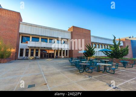 CHARLOTTESVILLE, VA, USA - 15. April: Chemie Gebäude am 15. April 2016 an der Universität von Virginia in Charlottesville, Virginia. Stockfoto