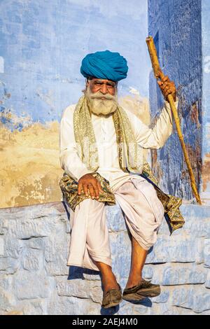 Porträt eines Mannes mit Turban, Jodhpur, Rajasthan, Indien Stockfoto