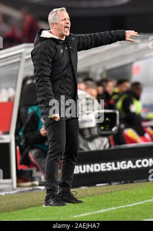 Stuttgart, Deutschland. 09 Dez, 2019. 2. Fussball Bundesliga, VfB Stuttgart - 1.FC Nürnberg, 16. Spieltag: Nürnberg Trainer Jens Keller Gesten. Quelle: Thomas Kienzle/dpa - WICHTIGER HINWEIS: In Übereinstimmung mit den Anforderungen der DFL Deutsche Fußball Liga oder der DFB Deutscher Fußball-Bund ist es untersagt, zu verwenden oder verwendet Fotos im Stadion und/oder das Spiel in Form von Bildern und/oder Videos - wie Foto Sequenzen getroffen haben./dpa/Alamy leben Nachrichten Stockfoto