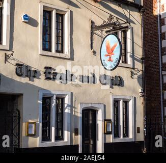 Der Adler und Kind Pub, in dem sich die Inklings, CS Lewis, und JRR Tolkien, St Giles St, Oxford, Oxfordshire, England, UK, GB. Stockfoto