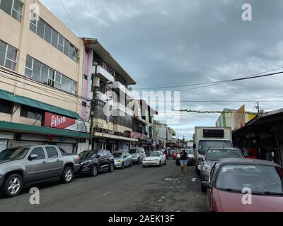 Puerto Limon, Costa Rica -11/7/19: Eine typische Straße in der Kreuzfahrt Schiff den Hafen von Puerto Limon, Costa Rica. Stockfoto