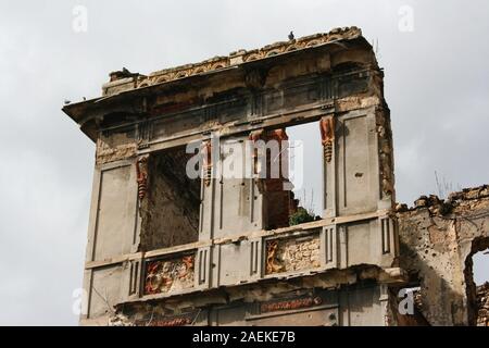 Krieg beschädigte Gebäude in Mostar, Bosnien und Herzegowina Stockfoto