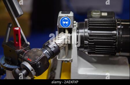 Carbide cutting Tool schärfen für CNC-Maschine Stockfoto