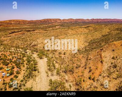 Ellery Creek Big Hole und Umgebung in die West MacDonnell Ranges in den entlegenen nördlichen Gebiet der Zentral Australien Stockfoto