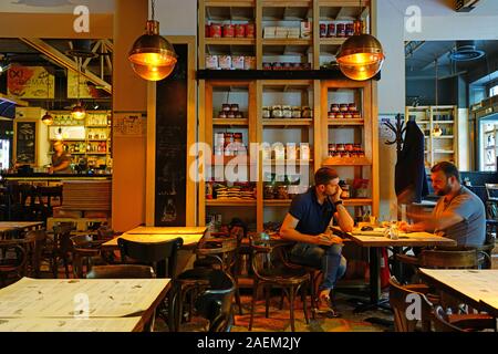 Belgrad, SERBIEN-19 Jun 2019 - Ansicht der Manufaktura Restaurant auf Kralja Petra in der Innenstadt von Belgrad, Serbien. Stockfoto