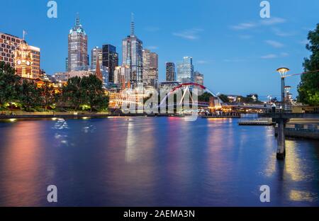 Die Sicht auf Melbourne von der Southbank, Victoria, Australien. Stockfoto