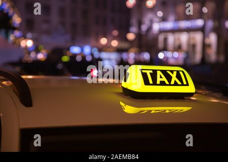 Taxi Auto cab irgendwo auf der Straße warten auf einen Fahrgast. Stockfoto