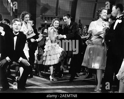 DONNA REED als Mary Hatch und James Stewart als George Bailey in ES IST EIN WUNDERVOLLES LEBEN Direktor 1946 Frank Capra Liberty Films/RKO Radio Pictures Stockfoto