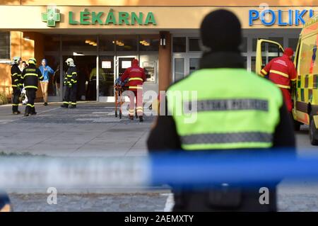 Ostrava, Tschechische Republik. 10 Dez, 2019. Die Dreharbeiten in der Ostrava Krankenhaus behauptete sechs Opfer in Ostrava, Tschechische Republik, 10. Dezember 2019. Credit: Jaroslav Ozana/CTK Photo/Alamy leben Nachrichten Stockfoto