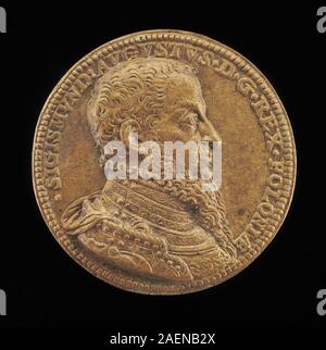 Eine Porträtmedaille von Sigismund II. Augustus, König von Polen von 1548, von Steven van Herwijck um 1562 geschaffen, die Gesichtszüge, Frisur und Kleidung des Königs auf der Vorderseite zeigt. Stockfoto
