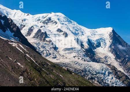 Mont Blanc oder Monte Bianco Bedeutung Weißen Berg ist der höchste Berg in den Alpen und in Europa, zwischen Frankreich und Italien Stockfoto