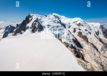 Mont Blanc oder Monte Bianco Bedeutung Weißen Berg ist der höchste Berg in den Alpen und in Europa, zwischen Frankreich und Italien Stockfoto