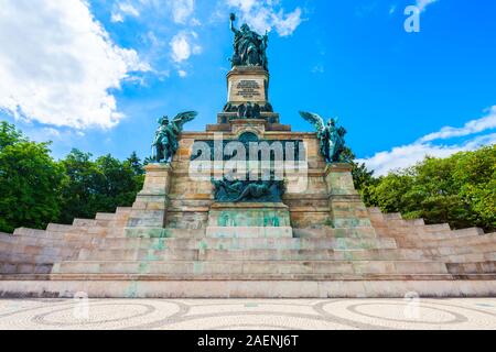 Niederwalddenkmal ist ein Monument, das sich in der Niederwald befindet sich in der Nähe von Rüdesheim am Rhein in Hessen, Deutschland Stockfoto