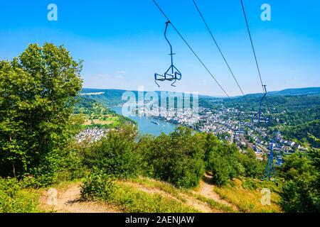 Seilbahn und Boppard Stadt Antenne Panoramablick. Boppard ist die Stadt am Rhein in Deutschland. Stockfoto