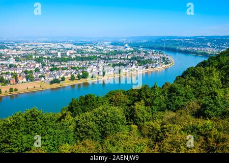 Koblenz Antenne Panoramablick. Koblenz ist eine Stadt am Rhein, wo er von der Mosel verbunden ist. Stockfoto