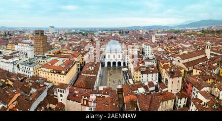 Piazza della Loggia Antenne Panoramaaussicht, einem der wichtigsten Plätze der Stadt in Norditalien Brescia Stockfoto