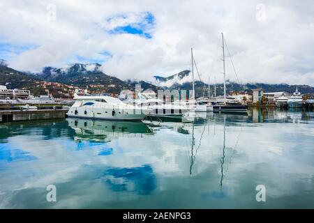 Boote und Yachten im Hafen La Spezia, Ligurien Region in Italien Stockfoto