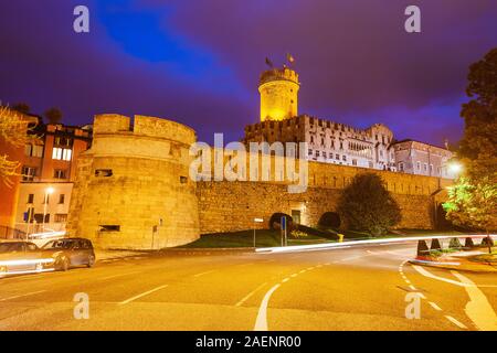 Buonconsiglio Castle oder Castello del Buonconsiglio in Trient ist eine Stadt im Trentino Alto Adige Südtirol Region in Italien Stockfoto