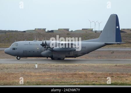 Der chilenischen Luftwaffe C-130 Hercules GEHT FEHLT EN-ROUTE VON PUNTA ARENAS in die Antarktis. Stockfoto