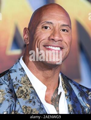 HOLLYWOOD, LOS ANGELES, Kalifornien, USA - 09 Dezember: Schauspieler Dwayne Johnson (The Rock) Tragen von Dolce&Gabbana kommt an der Uraufführung von Columbia Pictures'' Jumanji: Die nächste Ebene' an der TCL Chinese Theater IMAX am Dezember 9, 2019 in Hollywood, Los Angeles, Kalifornien, Vereinigte Staaten. (Foto von Xavier Collin/Image Press Agency) Stockfoto