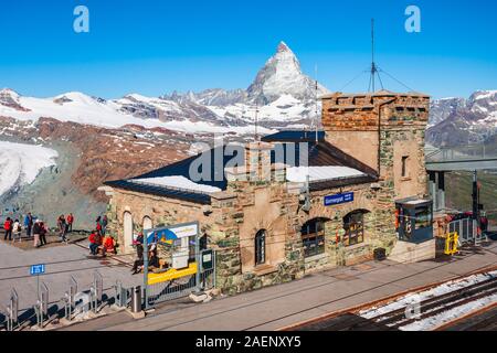 ZERMATT, SCHWEIZ - 16. JULI 2019: Gornergrat Bahn, ein Berg Zahnradbahn in der Nähe von Zermatt im Kanton Wallis in der Schweiz Stockfoto